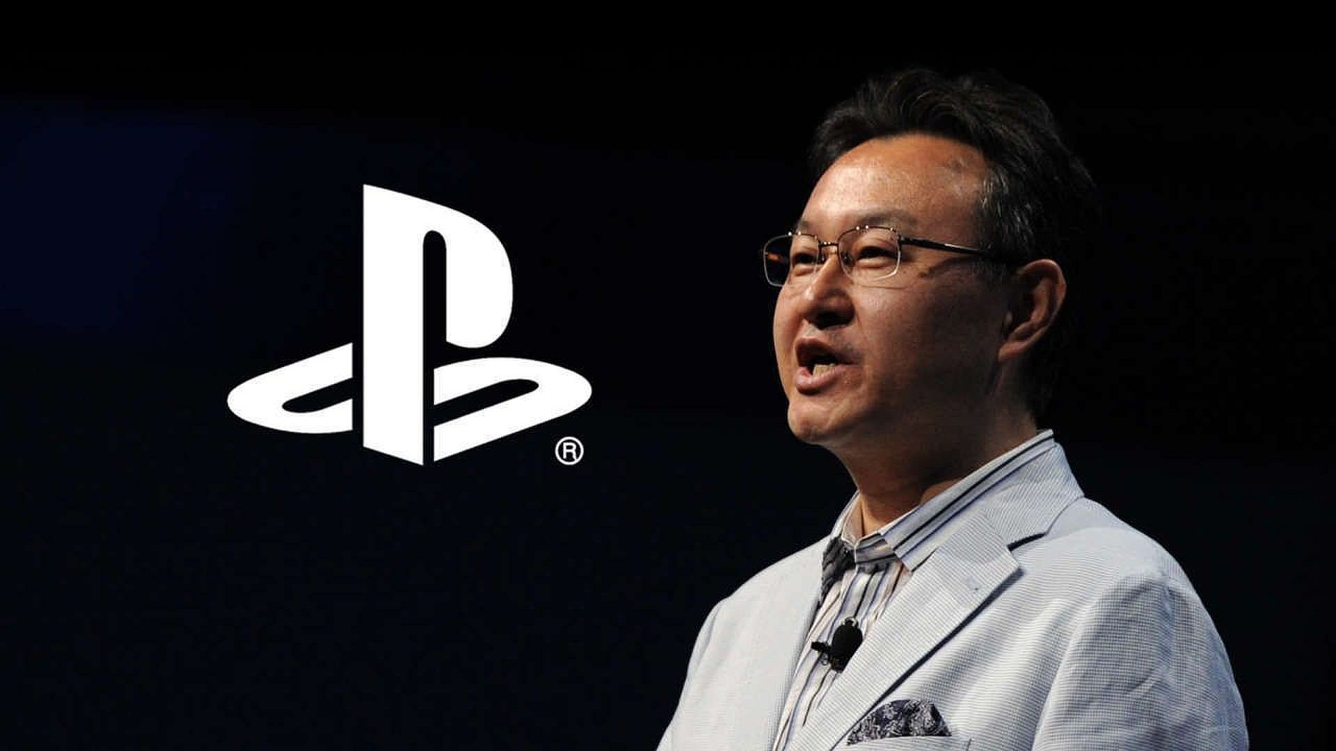 2022-2-shuhei-yoshida-66cc7d0e2b5676090d02620a-4 شوهی یوشیدا در کنار نماد پلی استیشن