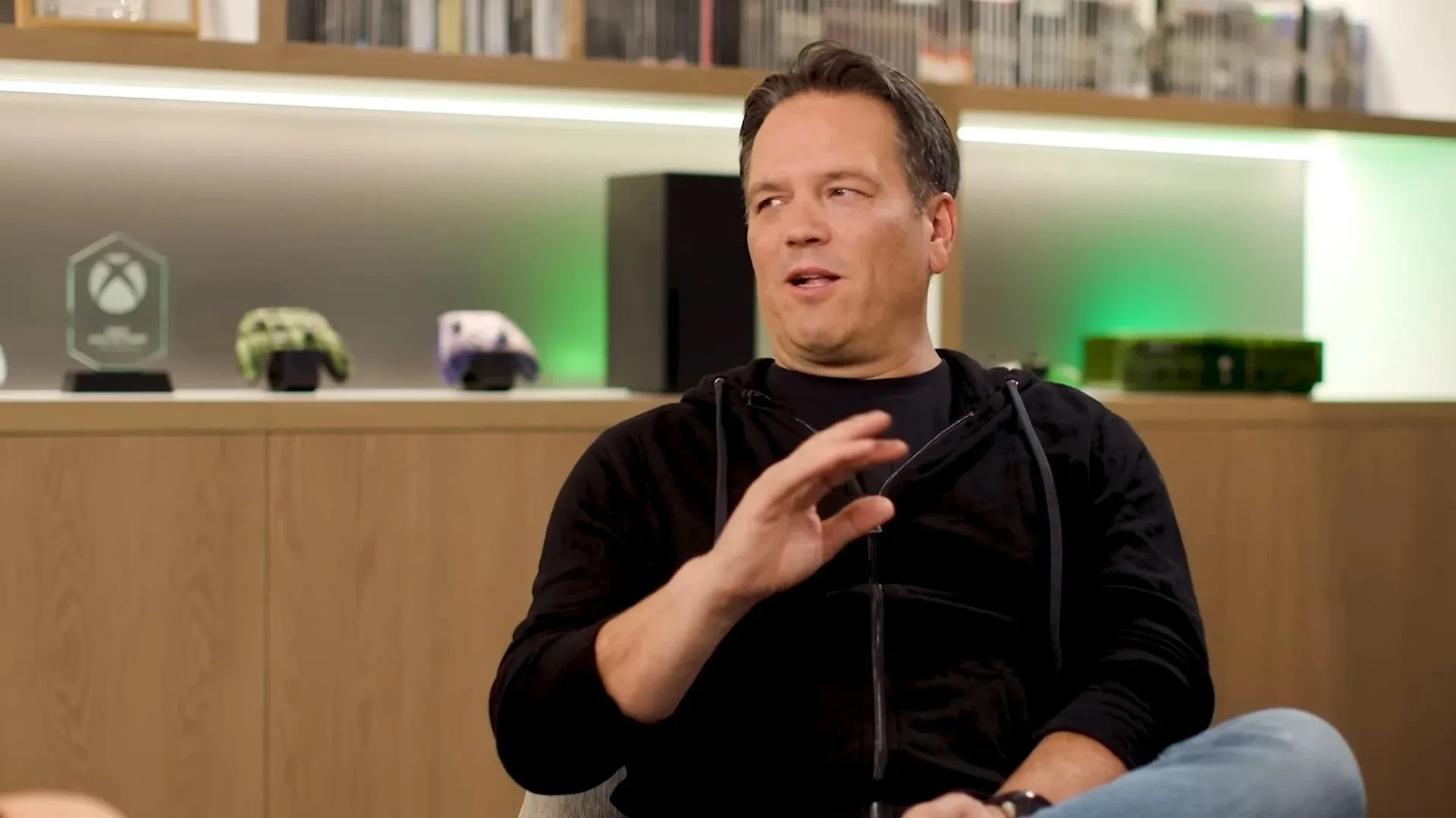 2023-5-phil-spencer-disappointed-with-redfall-1-66cc7d102b5676090d02b0be فیل اسپنسر درحال مصاحبه